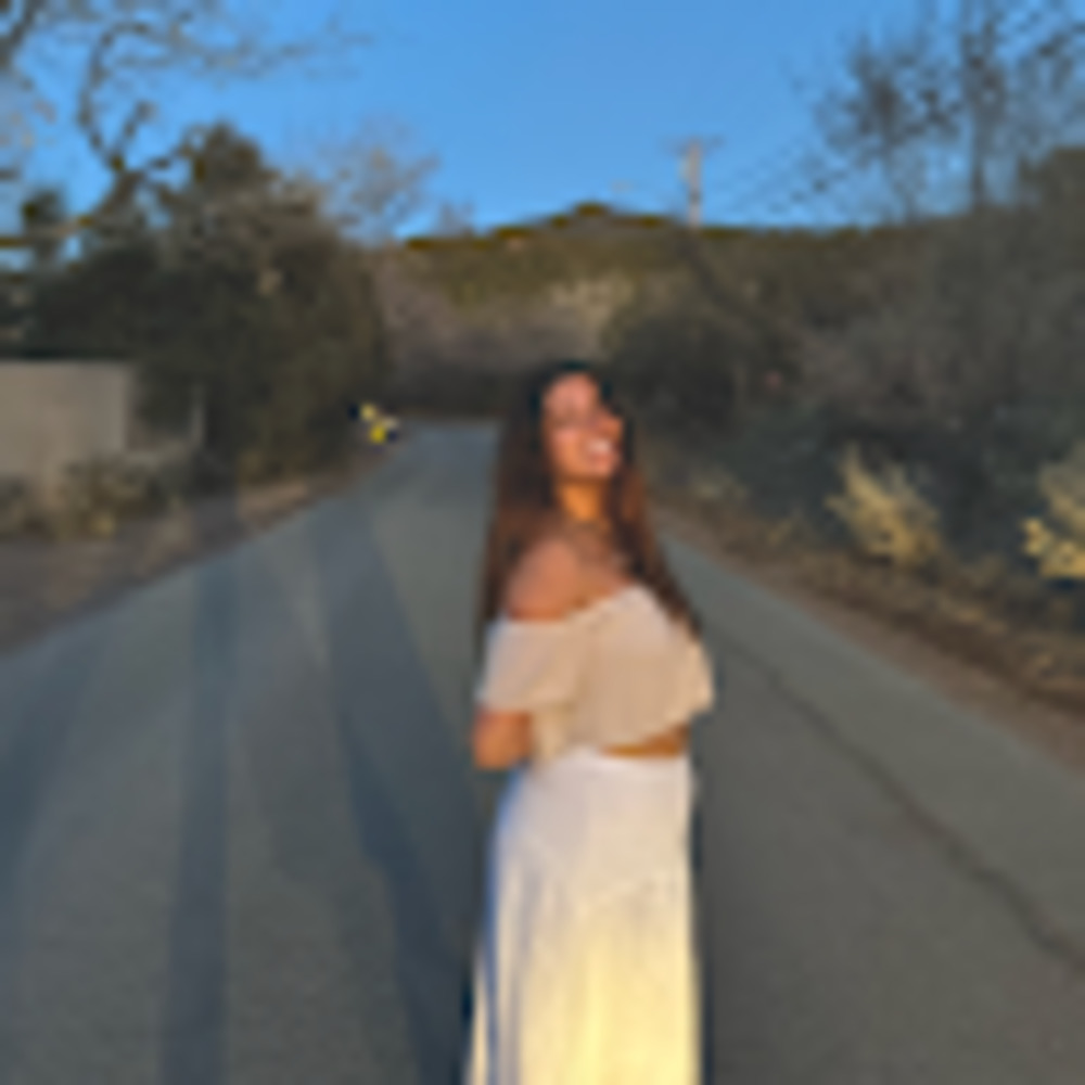 Meet your Posher, Adela